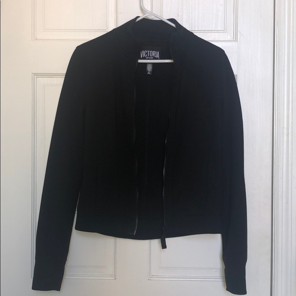 Victoria sport zip-up sweater